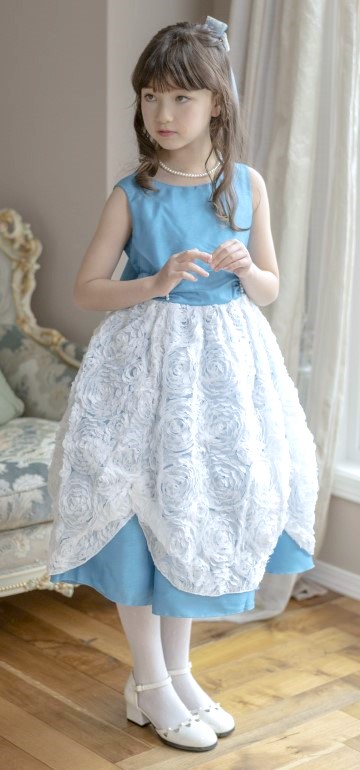 ドレス シンプルブロッサムミニドレス 可愛いクリスマスツリーやギフトが