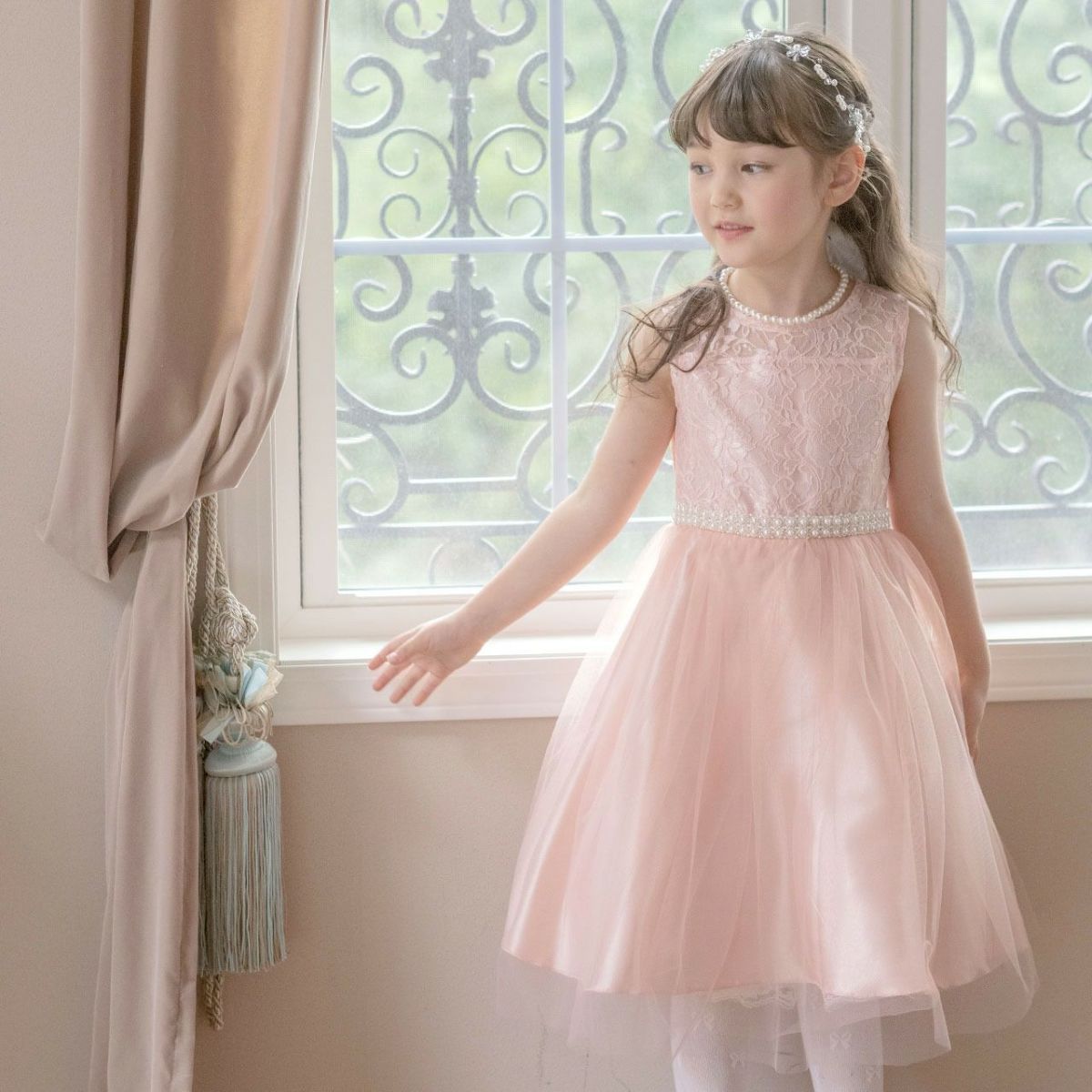 発表会ドレスキッズ結婚式ウエストビジューのデコルテ透かしレースドレス[110120130140150160cmネイビー紺レッド赤ベージュ]子供ドレスパールフラワーガールプリンセスパーティーガールズ女の子