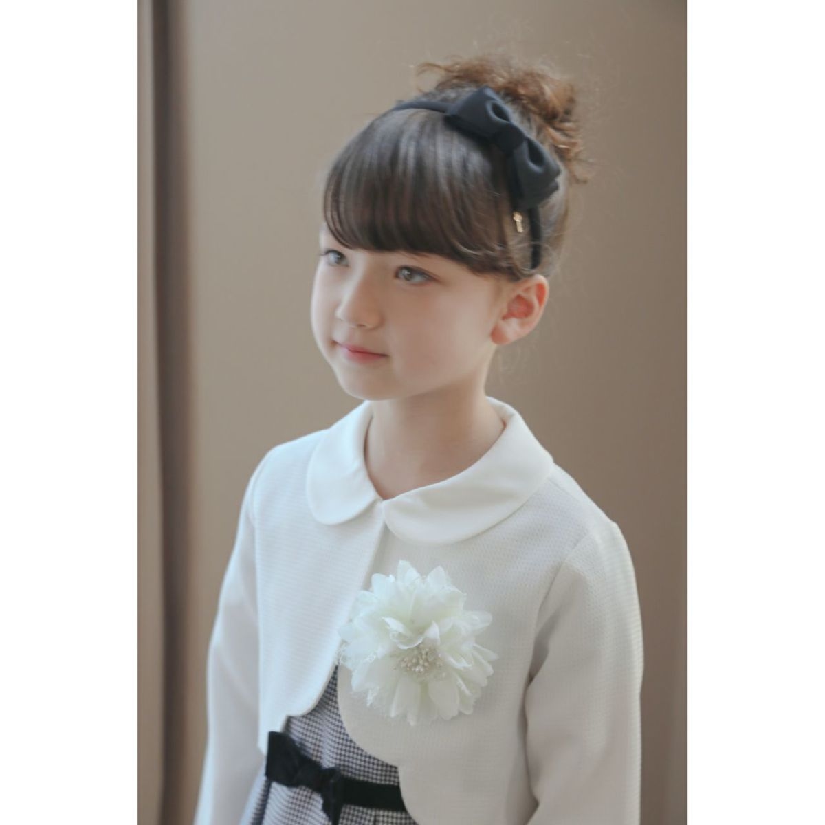 ホワイトフラワーコサージュフォーマルアクセサリーコサージュ