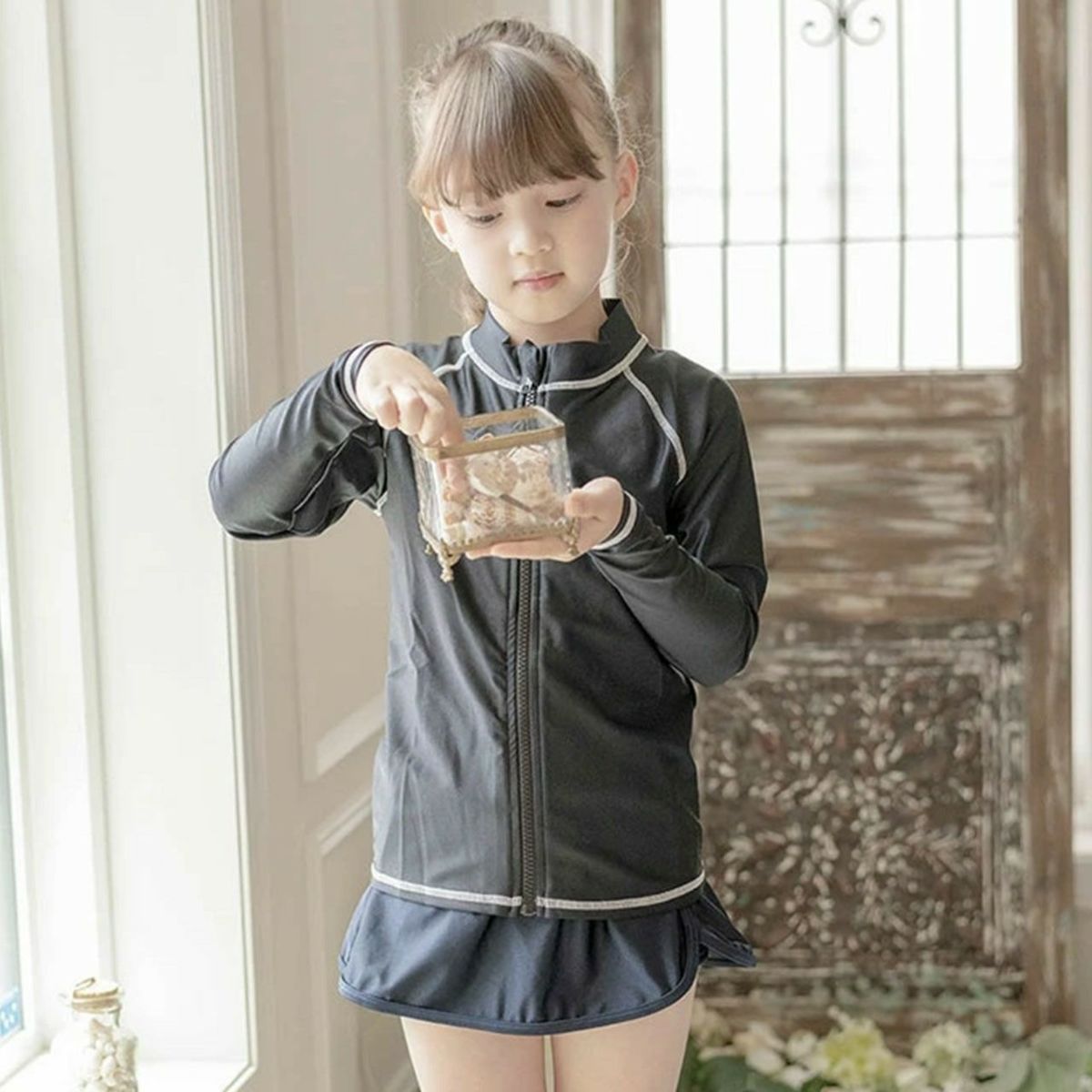 長袖ラッシュガードスクール水着　ファスナー・黒×白[BLK]