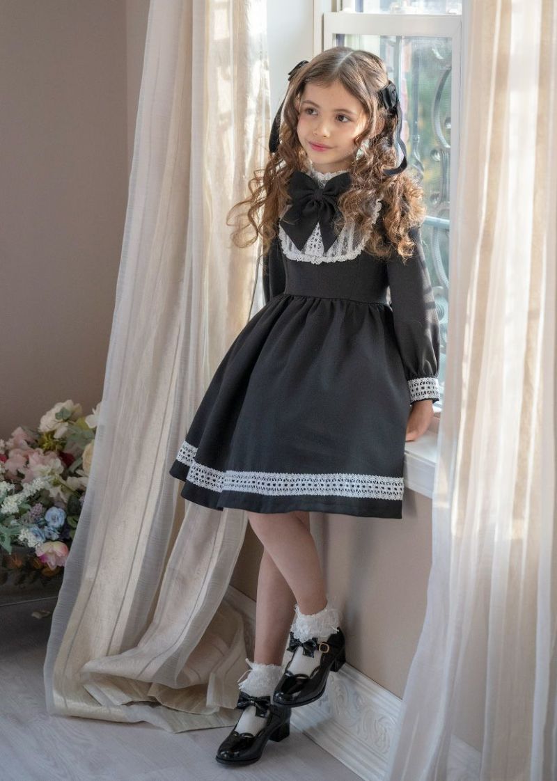 Shirley Temple 黒いフリル付きドレス 120cm Shirley Temple 黒いフリル付きドレス 120cm