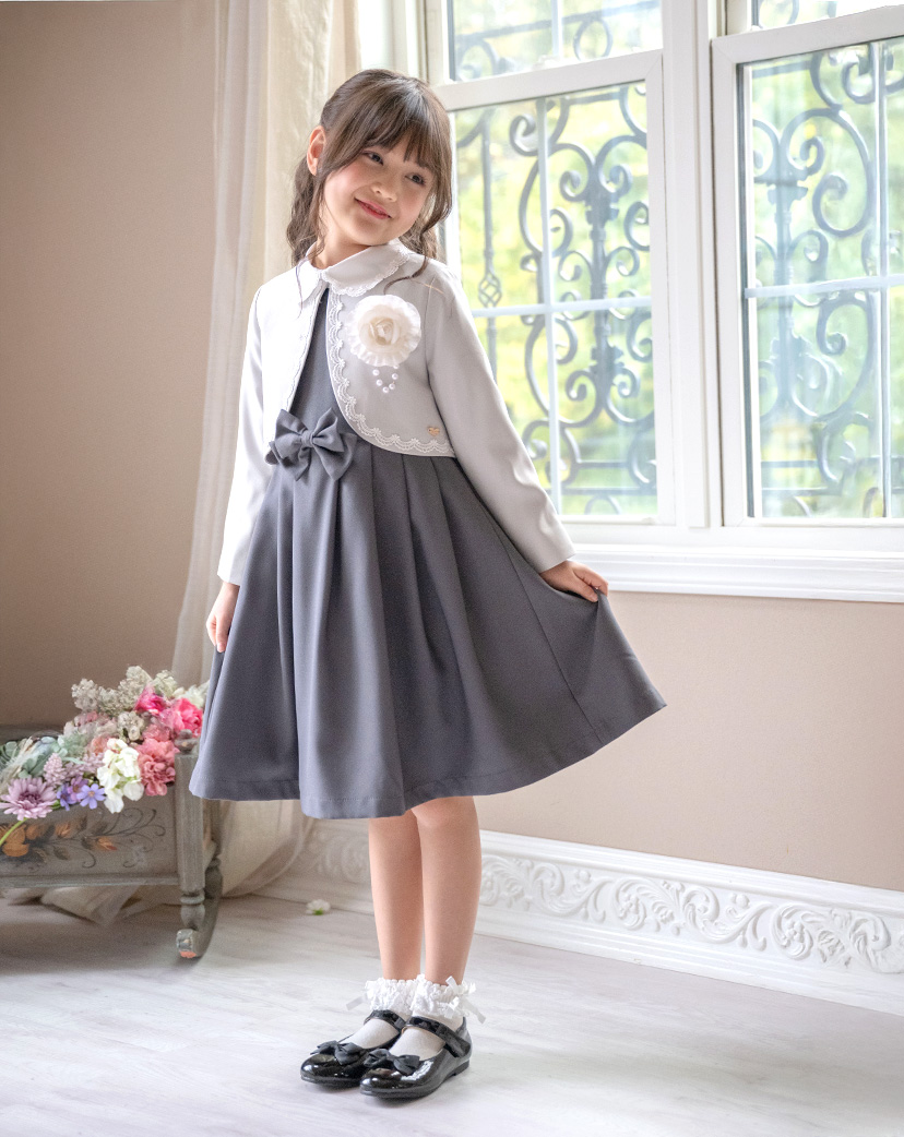丸襟ワンピースとボレロのアンサンブル 入学式 女の子スーツ セットアップ ベージュ 青 グレー チェック柄 フォーマル コサージュ