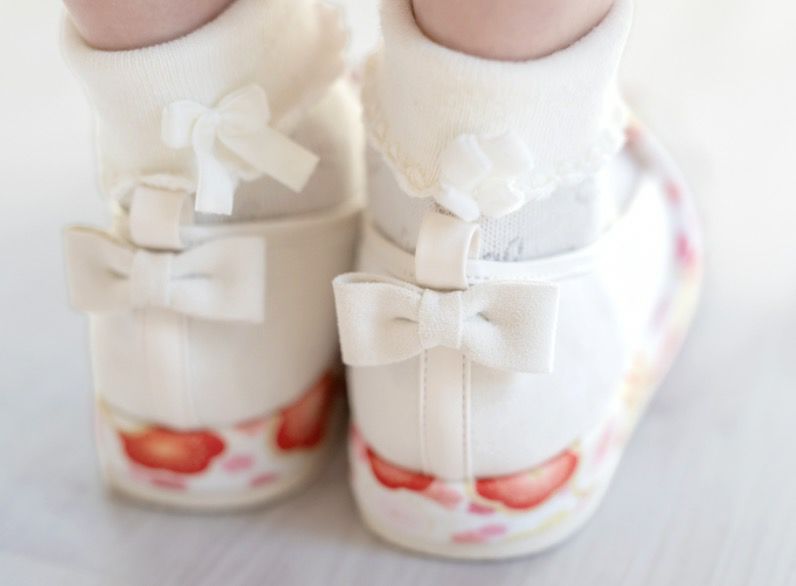 花柄鼻緒のスリッポン 七五三 草履風 3歳 5歳 女児 753 歩きやすい 痛くない 脱げにくい ストラップ 和柄 和風 和装 靴 子供靴 履物