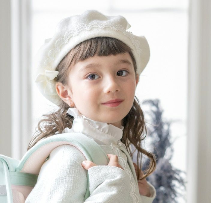 小さなリボンをあしらった正面デザインのベレー帽 キャサリンコテージ